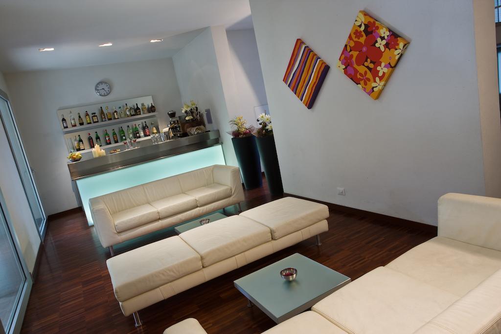 Hotel Columbia Μπελάρια-Ιτζέα Μαρίνα Εξωτερικό φωτογραφία