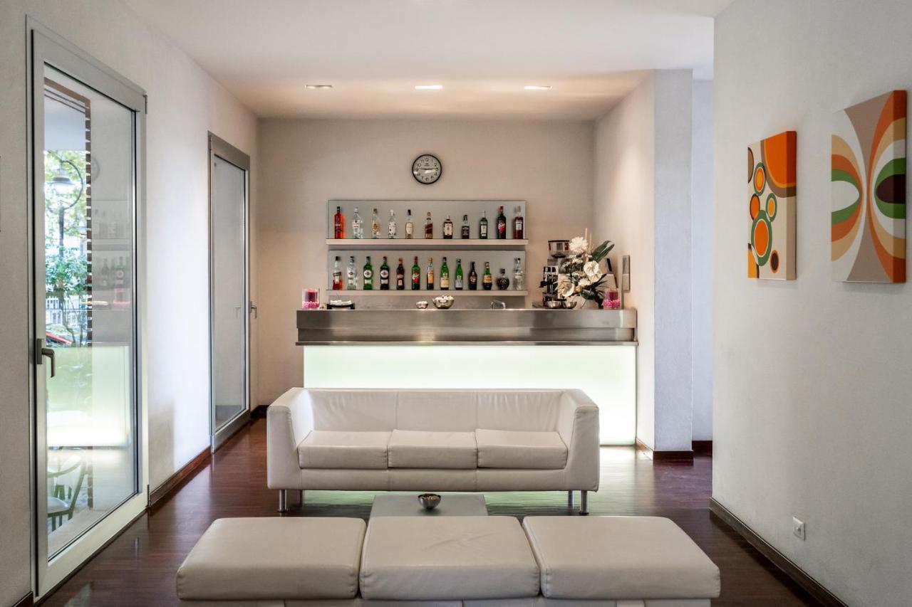 Hotel Columbia Μπελάρια-Ιτζέα Μαρίνα Εξωτερικό φωτογραφία