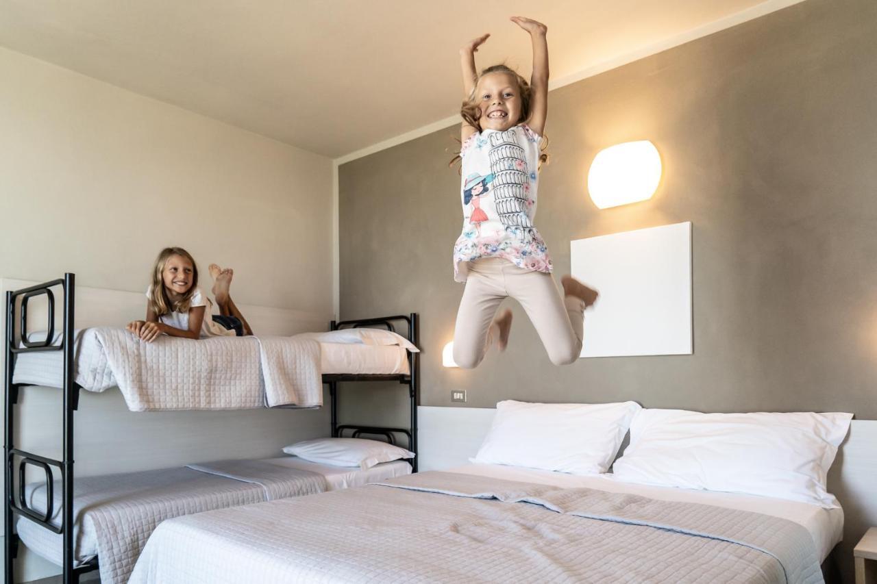 Hotel Columbia Μπελάρια-Ιτζέα Μαρίνα Εξωτερικό φωτογραφία