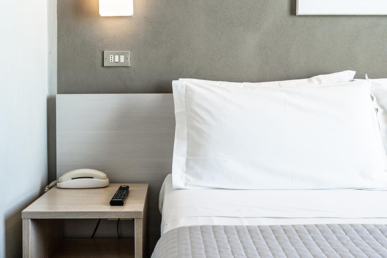 Hotel Columbia Μπελάρια-Ιτζέα Μαρίνα Εξωτερικό φωτογραφία