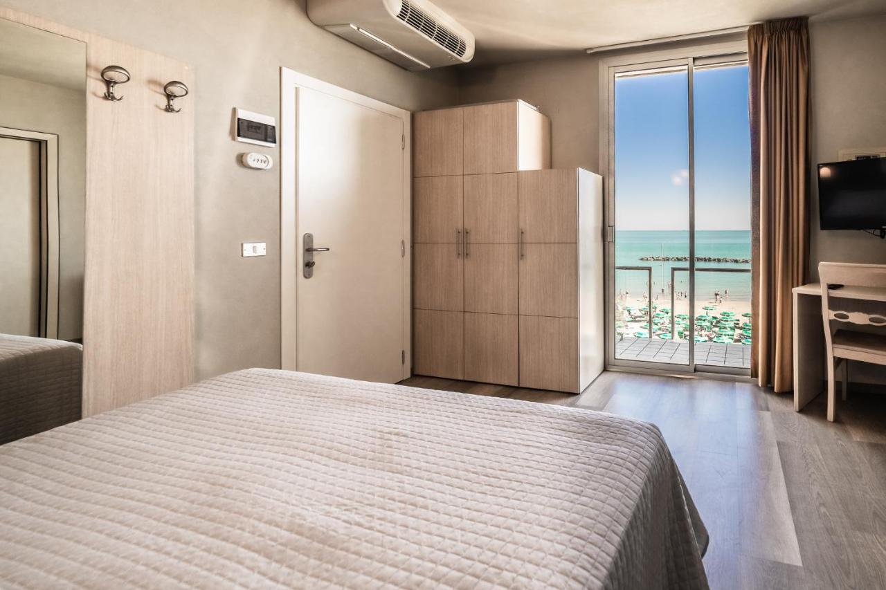 Hotel Columbia Μπελάρια-Ιτζέα Μαρίνα Εξωτερικό φωτογραφία
