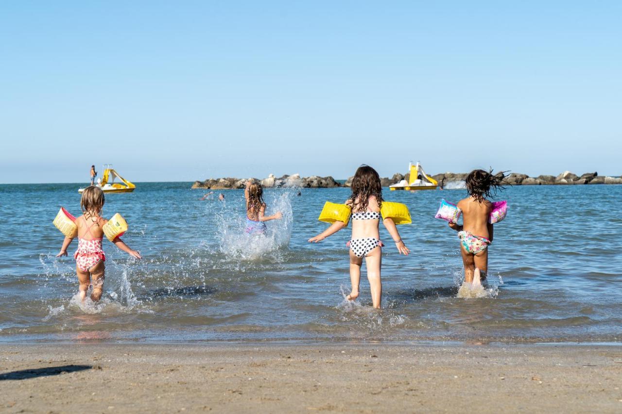 Hotel Columbia Μπελάρια-Ιτζέα Μαρίνα Εξωτερικό φωτογραφία